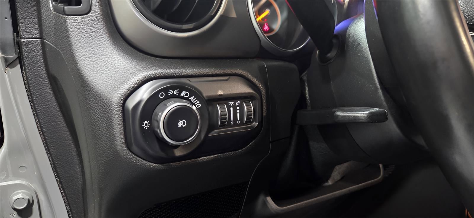 Used 2019 Jeep Wrangler Unlimited Sport S AWD/4WD image 14