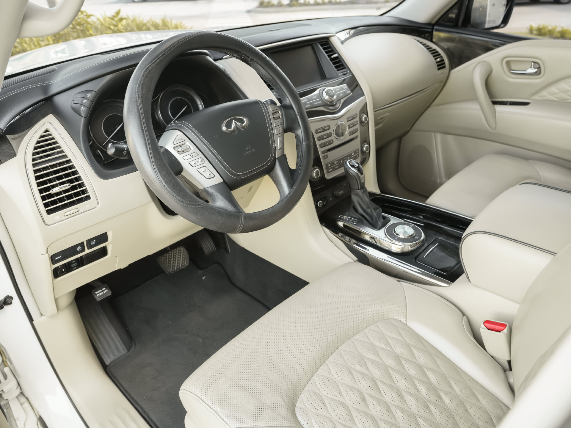 Used 2019 INFINITI QX80 Luxe w/ 22" Wheel Package RWD image 2