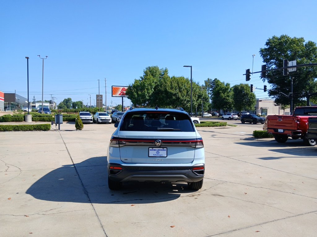 New 2027 Volkswagen Taos SE FWD image 6