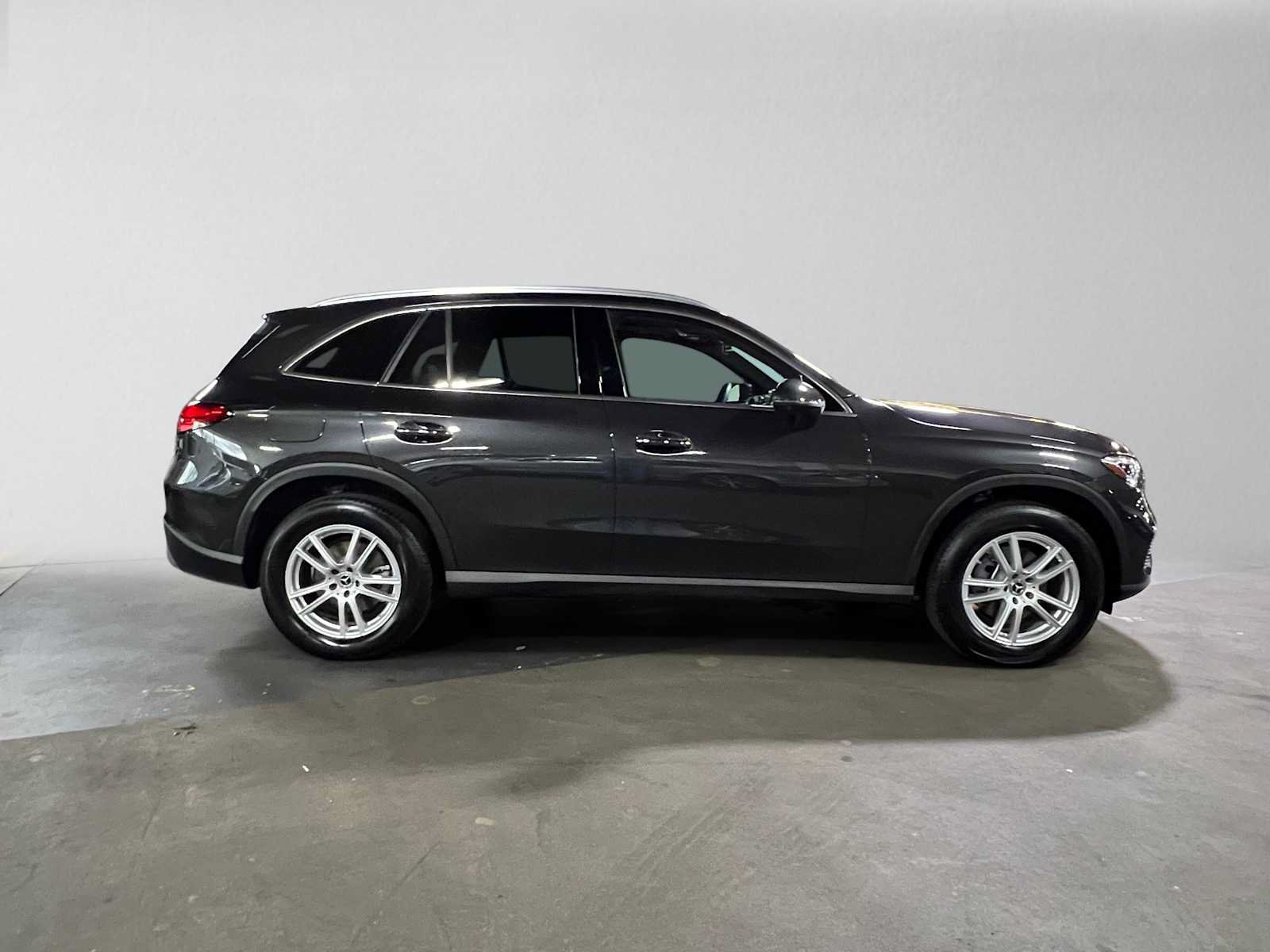 Used 2026 Mercedes-Benz GLC 300 4MATIC image 2