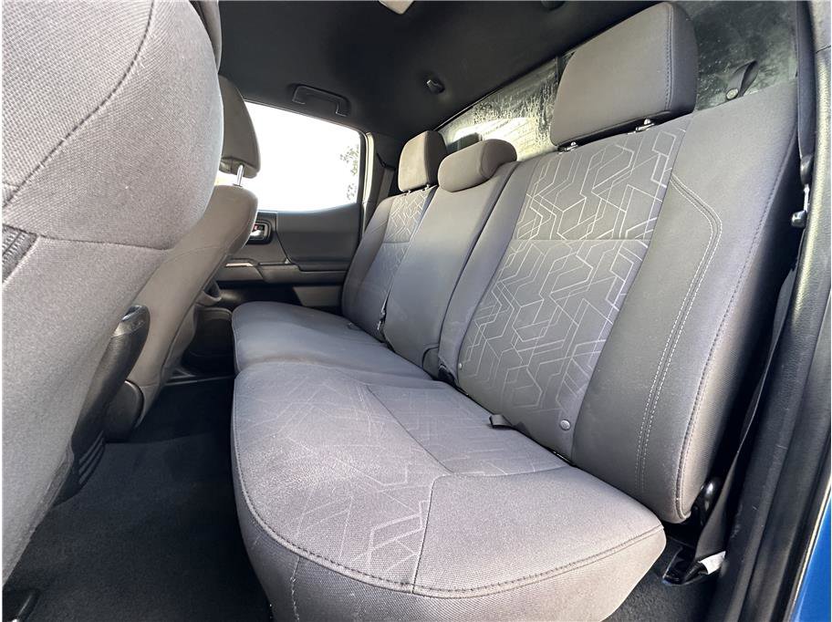 Used 2017 Toyota Tacoma TRD Off-Road image 16