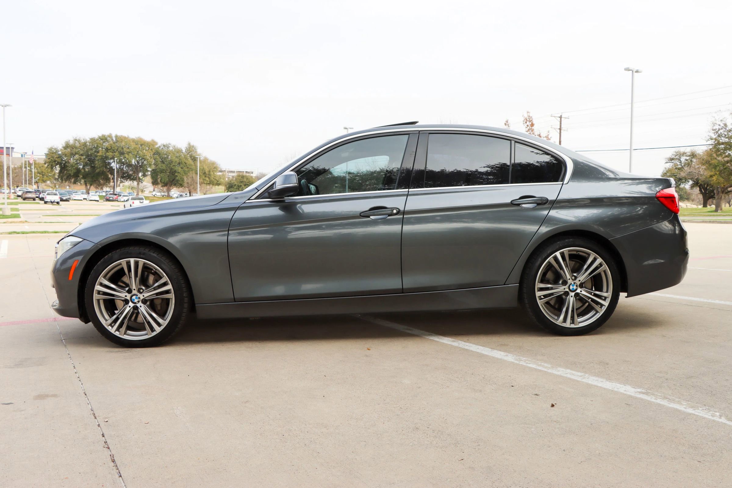 Used 2016 BMW 340i Sedan RWD image 4