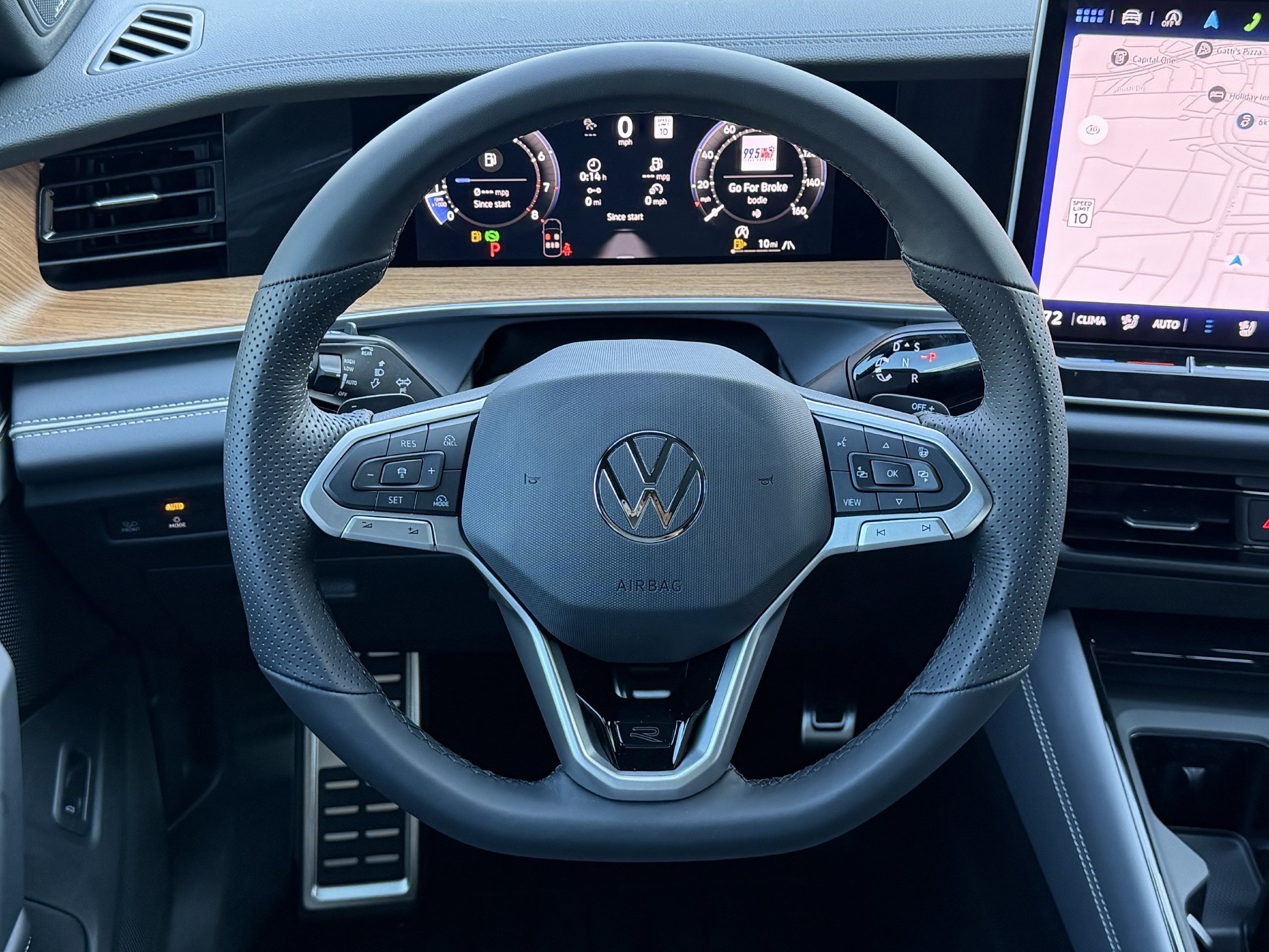 New 2026 Volkswagen Tiguan SEL R-Line AWD/4WD image 14