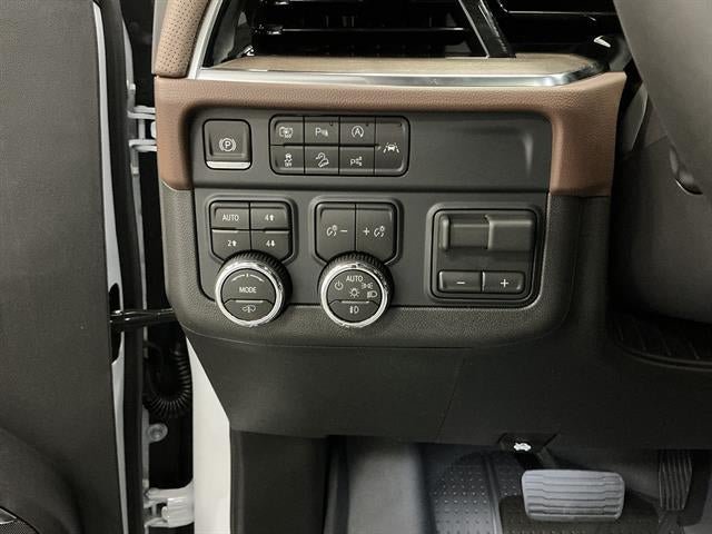 New 2026 Chevrolet Suburban High Country AWD/4WD image 11