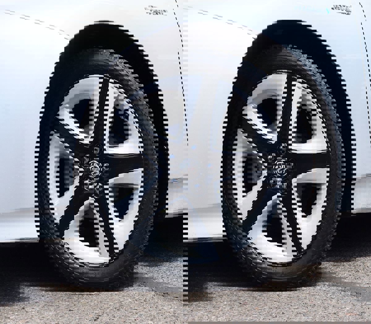 Used 2016 Toyota Prius Three Touring FWD image 5