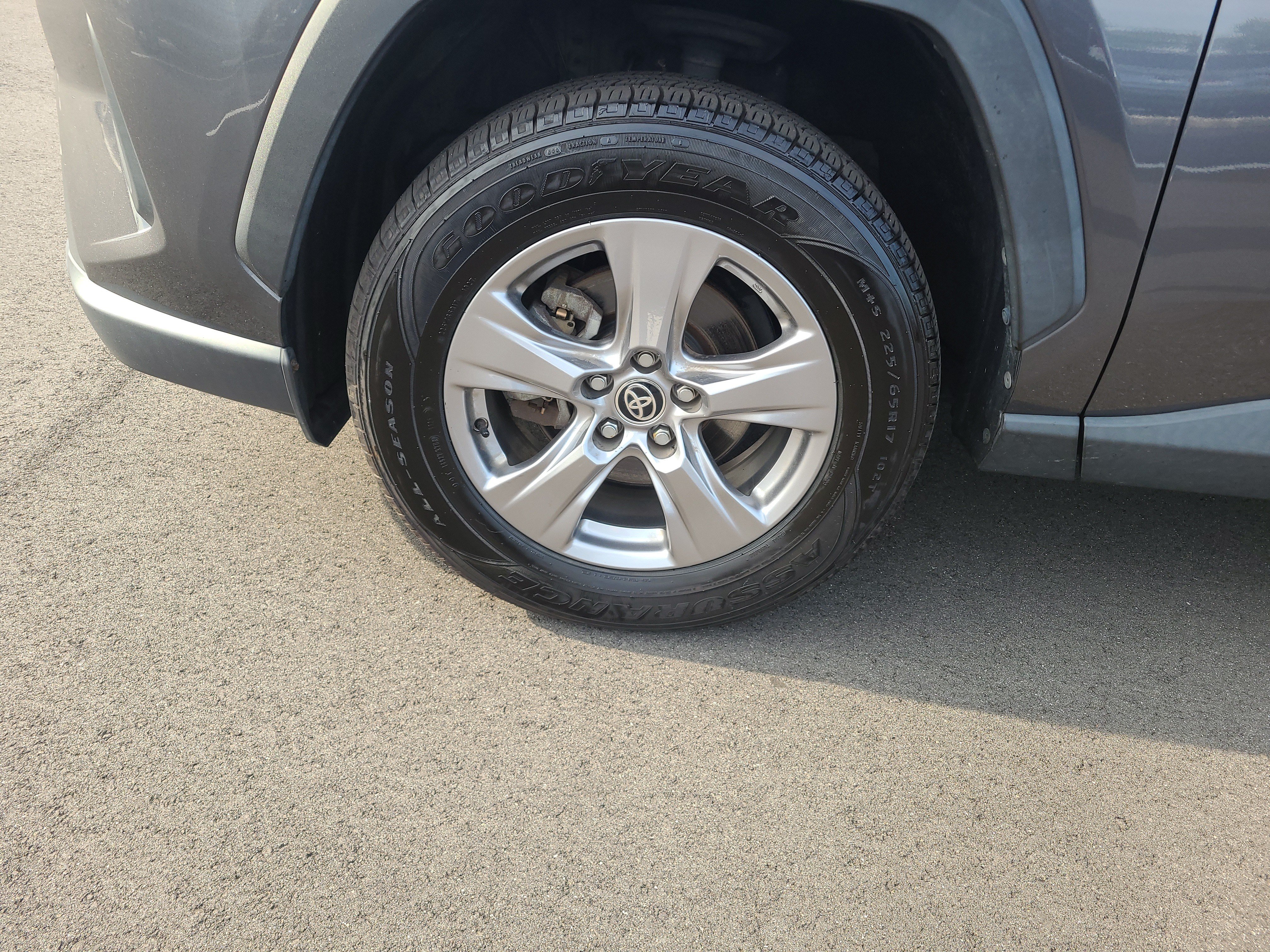 Certified 2022 Toyota RAV4 LE AWD/4WD image 9