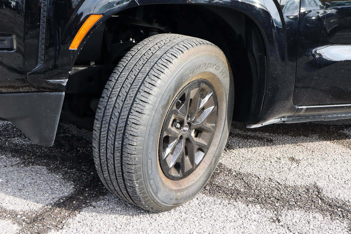 Used 2024 Nissan Frontier SV image 18