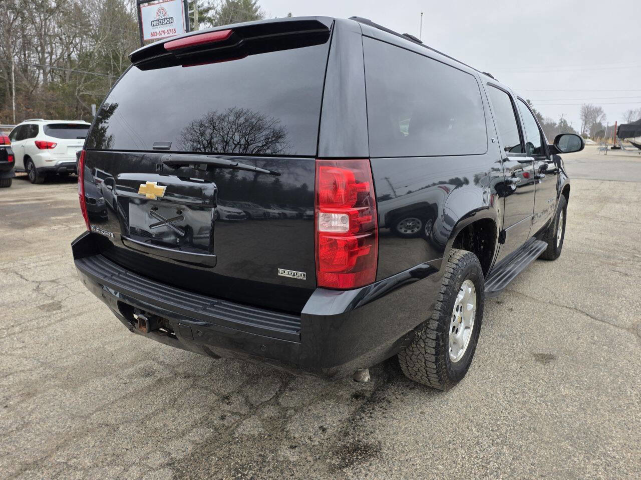 Used 2012 Chevrolet Suburban LT w/ Luxury Package image 9