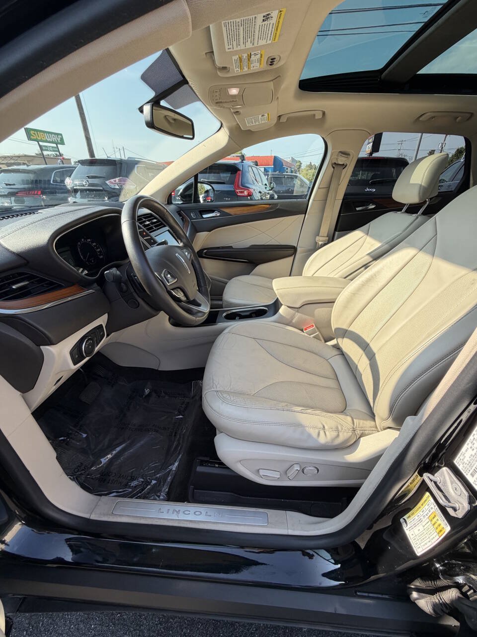 Used 2018 Lincoln MKC Select w/ Select Plus Package AWD/4WD image 26