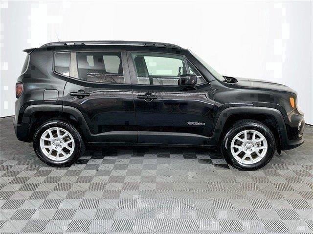Used 2020 Jeep Renegade Latitude w/ Cold Weather Group AWD/4WD image 10