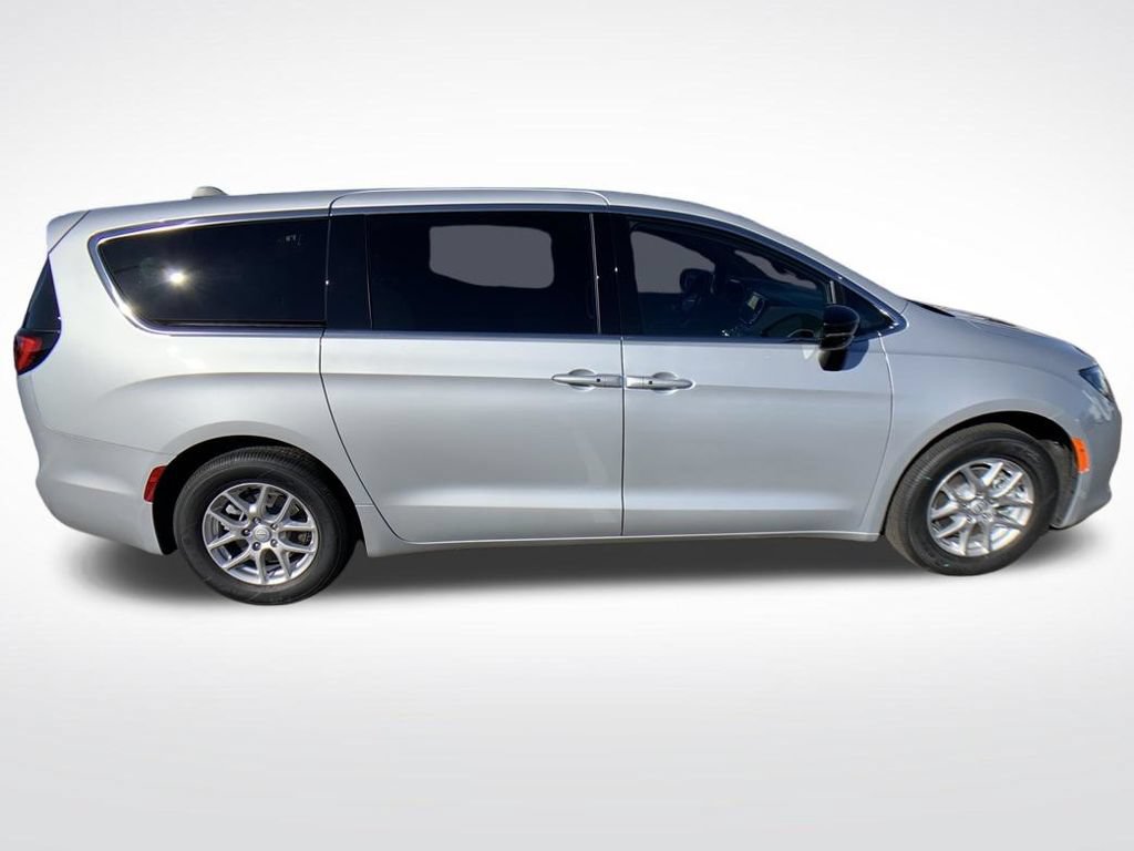 New 2026 Chrysler Voyager LX FWD image 6
