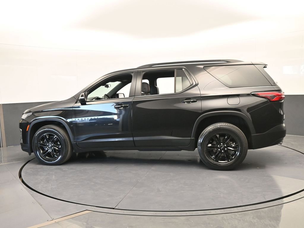 Used 2023 Chevrolet Traverse LT w/ Midnight/Sport Edition image 3