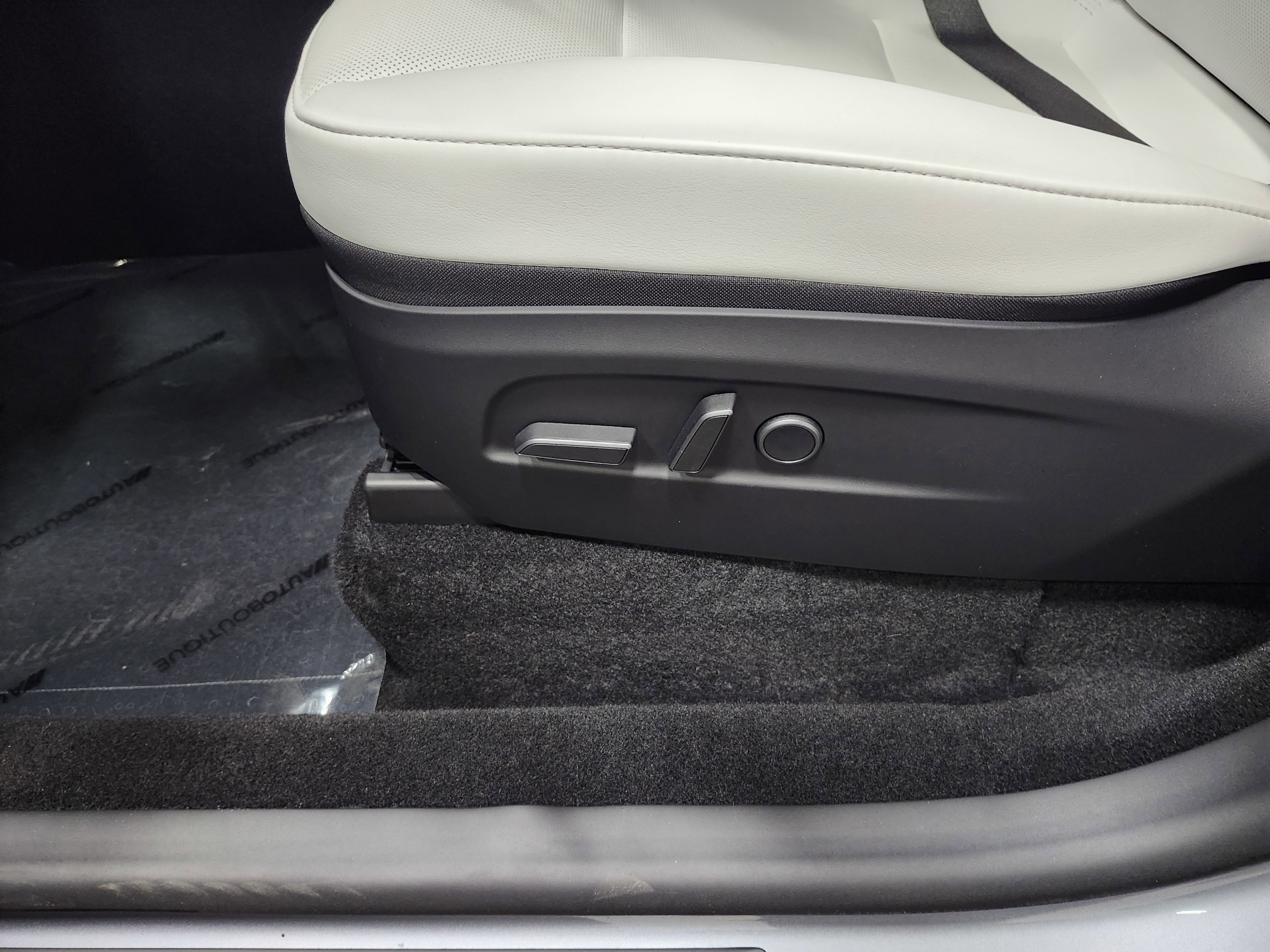 Used 2026 Tesla Model Y image 24