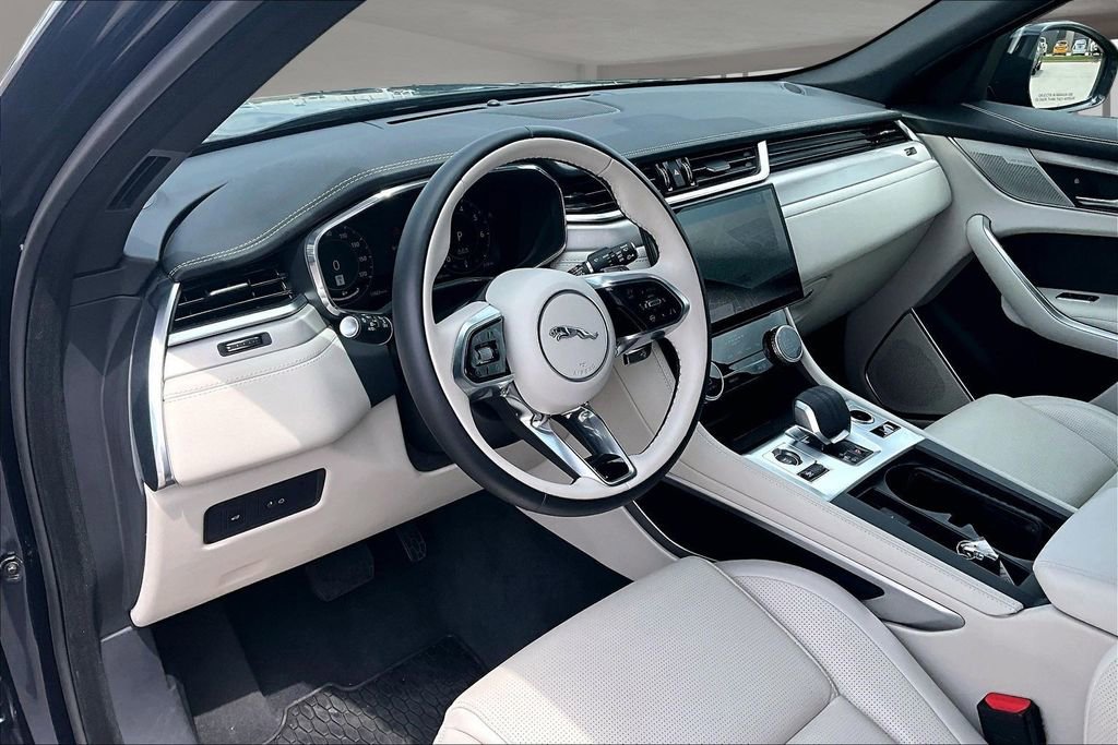 Used 2025 Jaguar F-PACE R-Dynamic S image 13