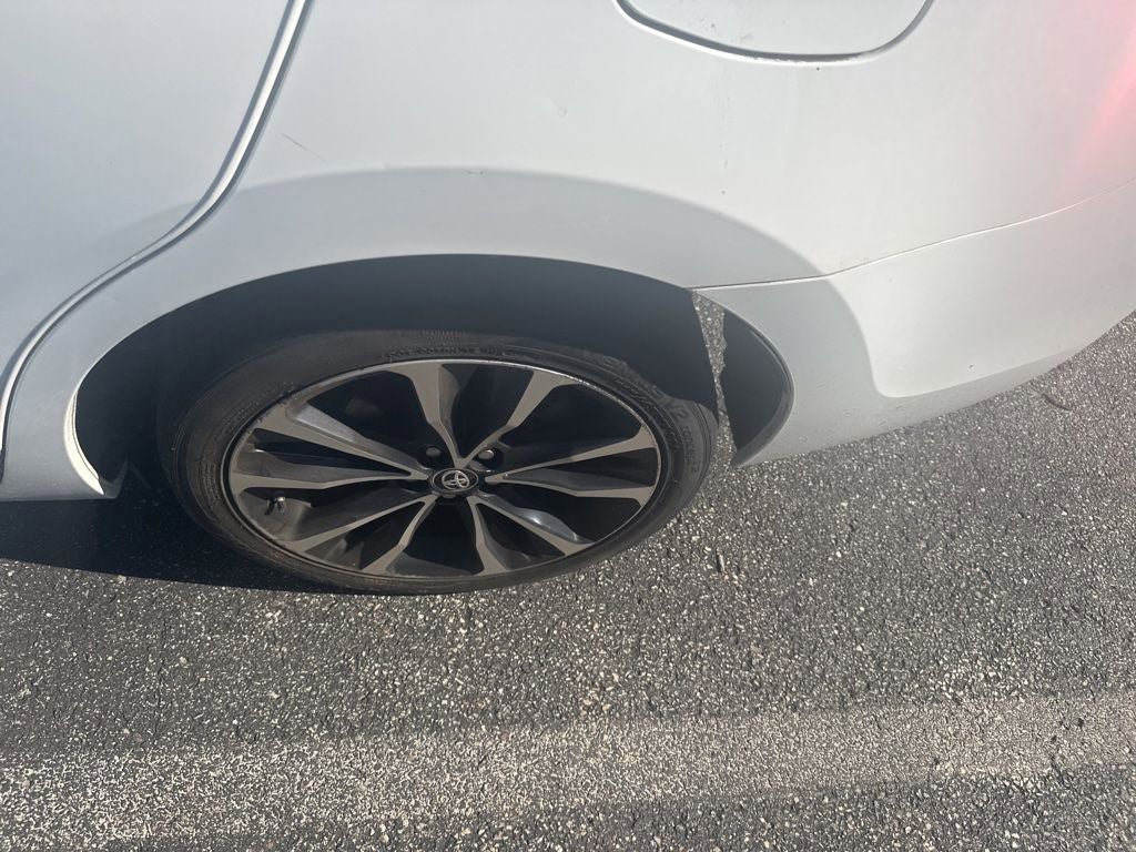 Used 2018 Toyota Corolla SE w/ SE Premium Package FWD image 4