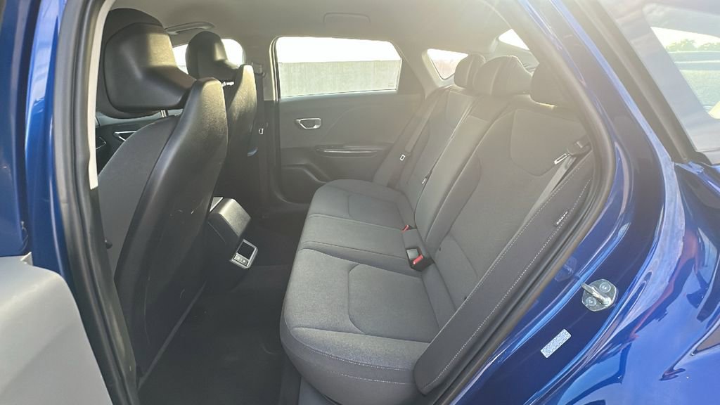 Used 2025 Kia K4 LXS FWD image 32