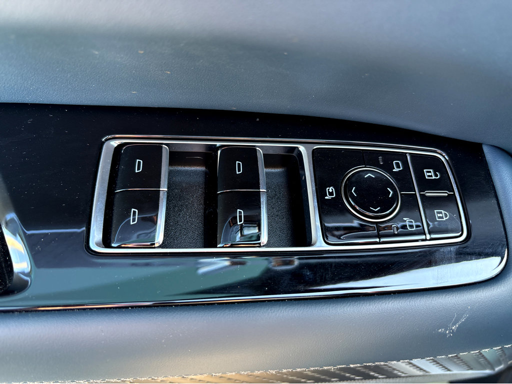 New 2025 Cadillac Escalade IQ Luxury 2 image 25