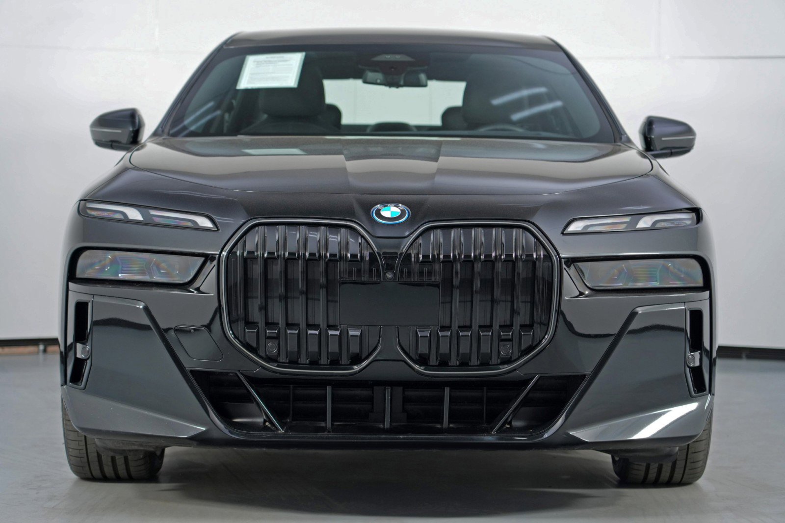 Used 2024 BMW i7 eDrive50 w/ M Sport Package image 7