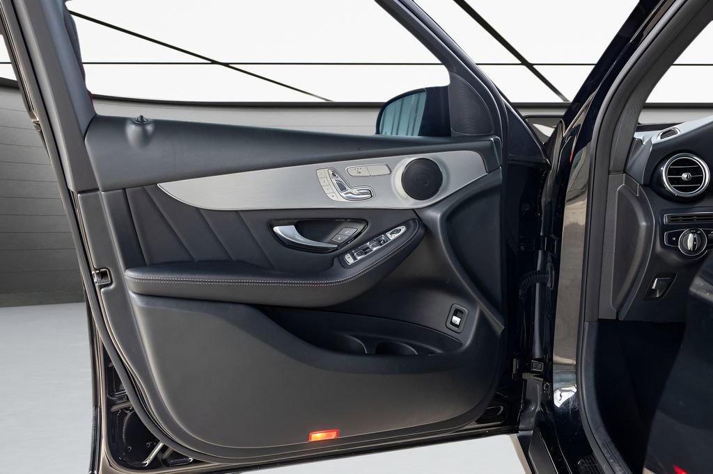 Used 2019 Mercedes-Benz GLC 300 image 31