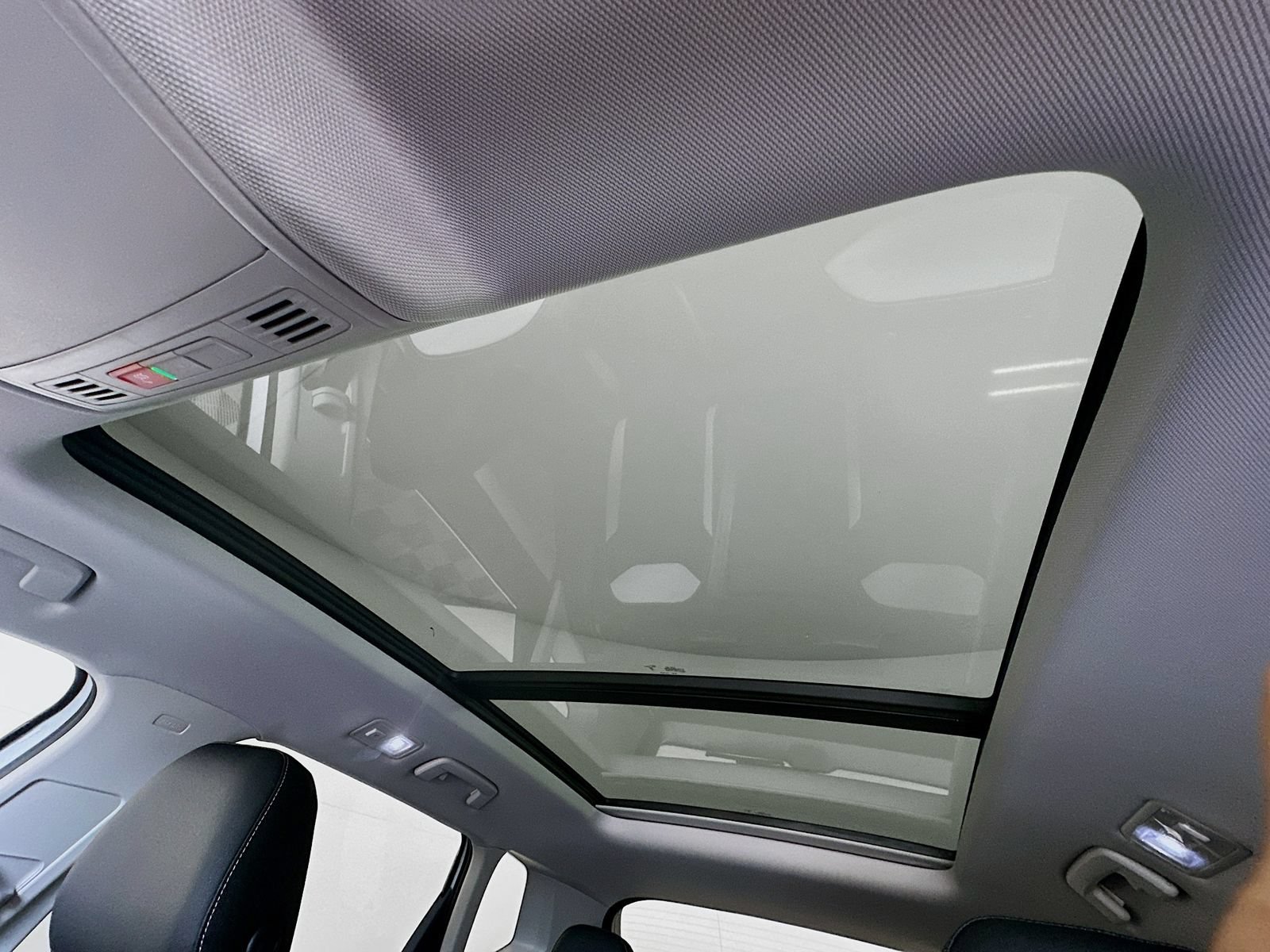 New 2026 Volkswagen Taos SEL AWD/4WD image 16