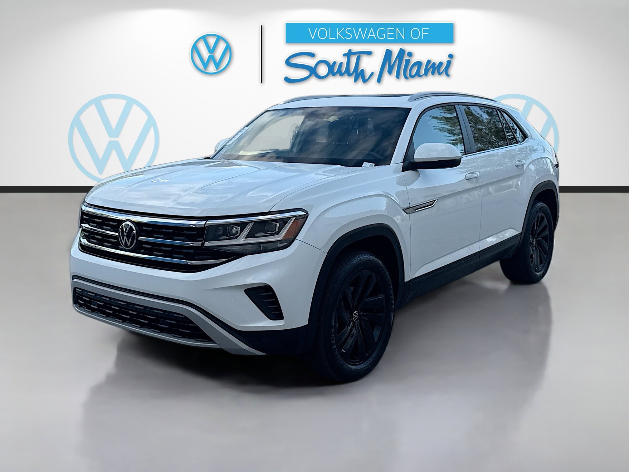 Used 2022 Volkswagen Atlas Cross Sport SE w/ Panoramic Sunroof Package image 3