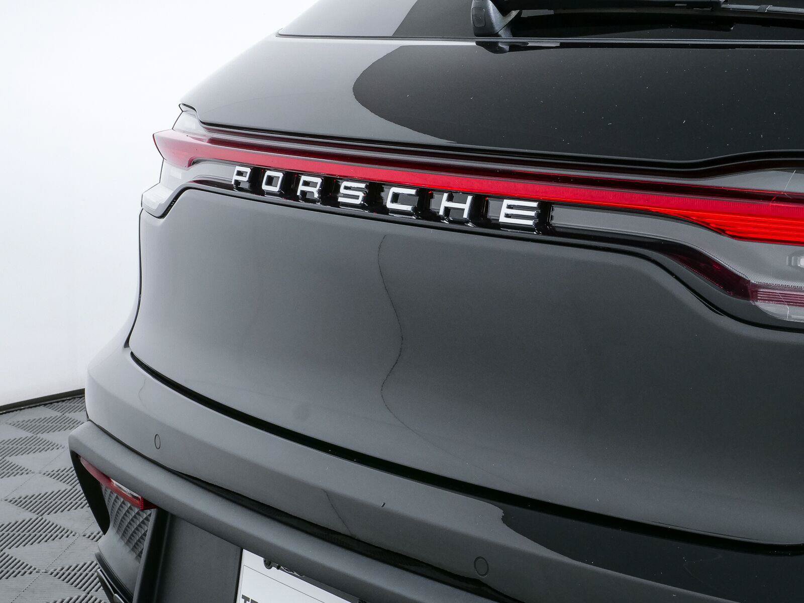 New 2026 Porsche Macan Turbo AWD/4WD image 38