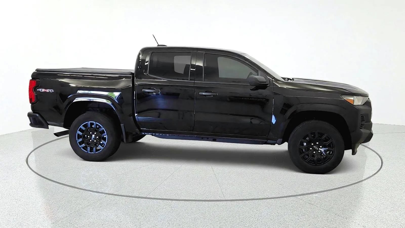 Used 2025 Chevrolet Colorado W/T w/ WT Custom Package AWD/4WD image 10