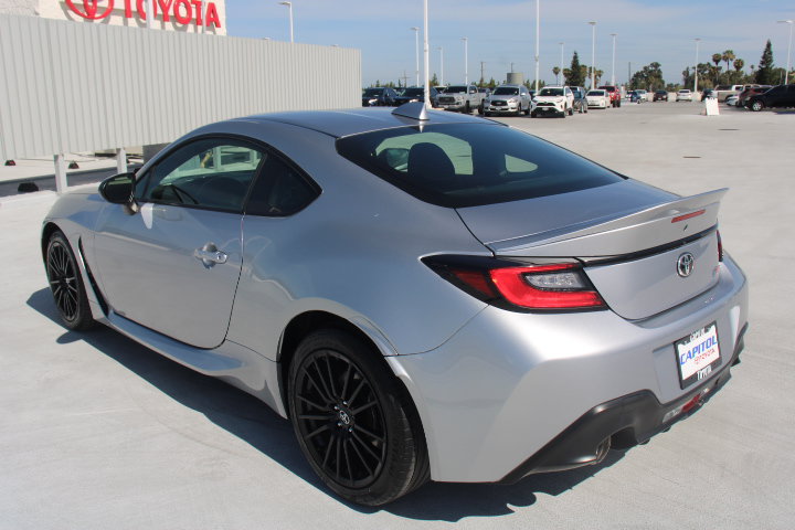 Used 2024 Toyota GR86 Premium RWD image 5