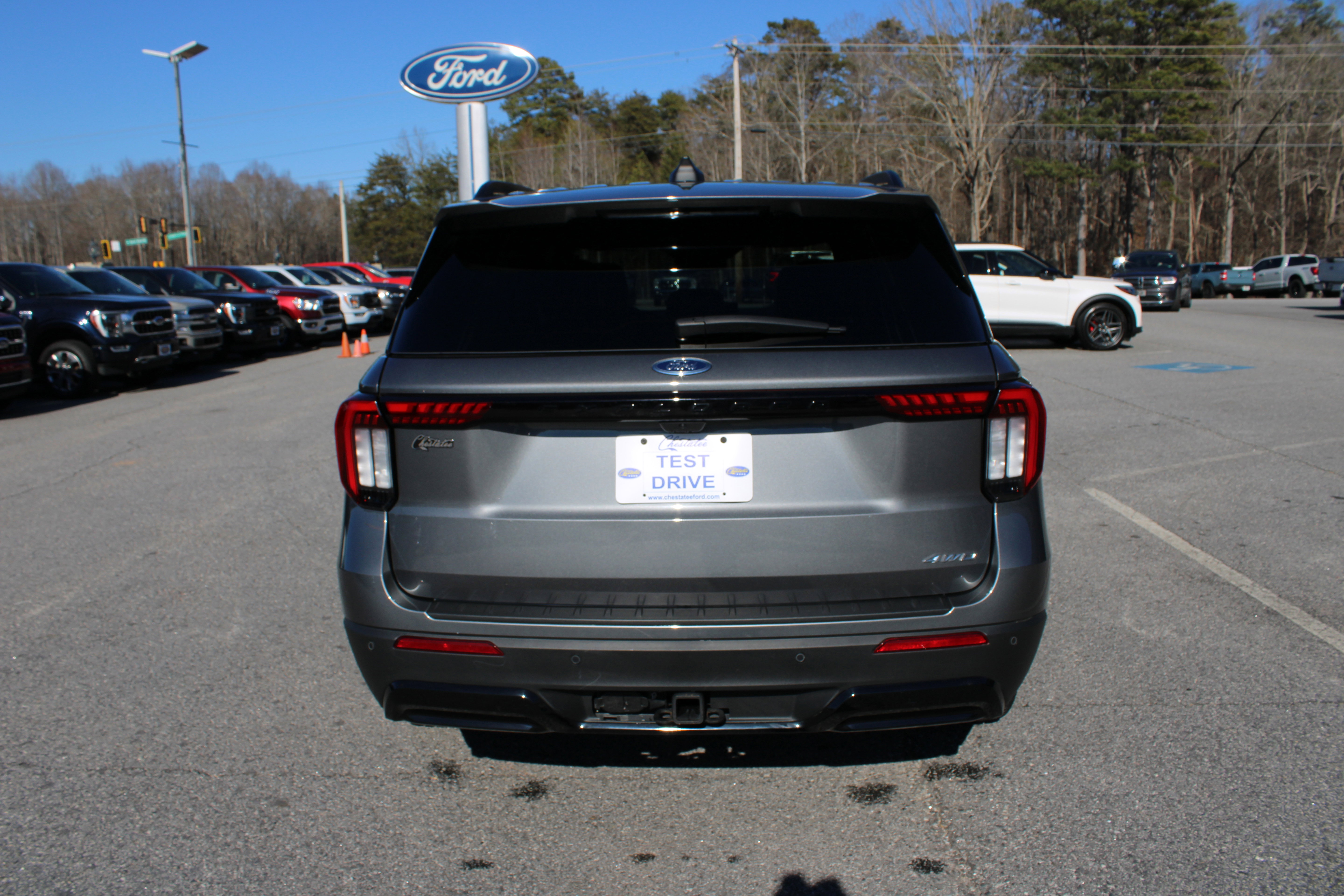 Used 2025 Ford Explorer ST-Line w/ Premium Package image 7