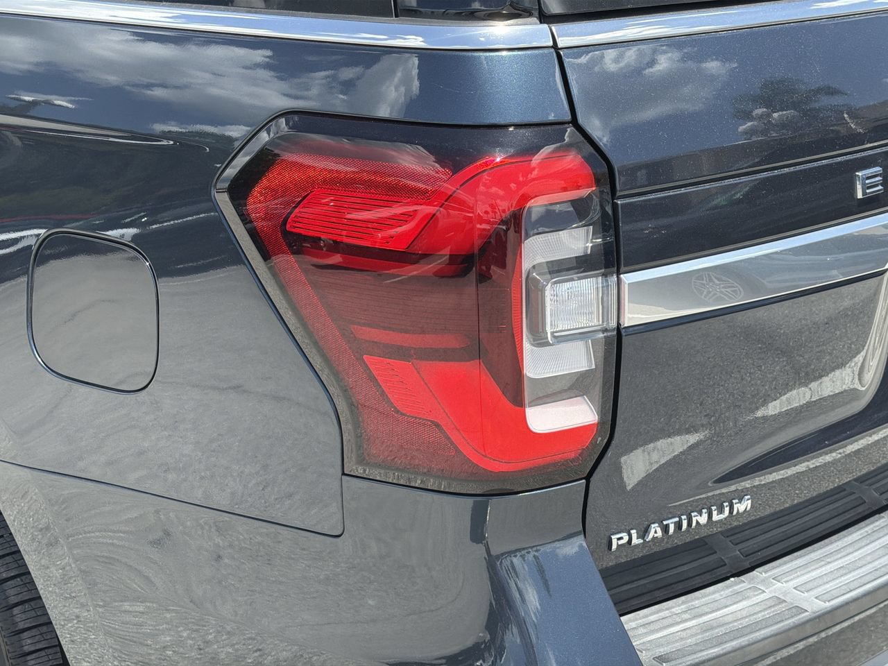 Used 2022 Ford Expedition Max Platinum RWD image 7