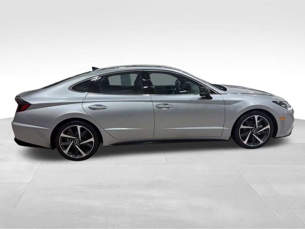 Used 2022 Hyundai Sonata SEL Plus image 2