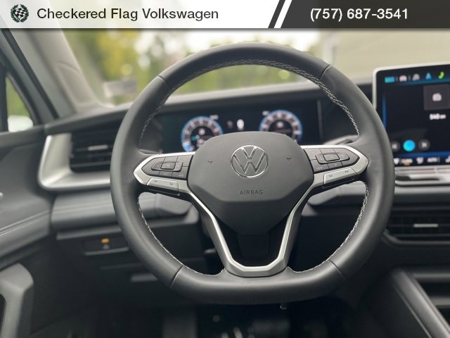 New 2025 Volkswagen Tiguan SE image 35