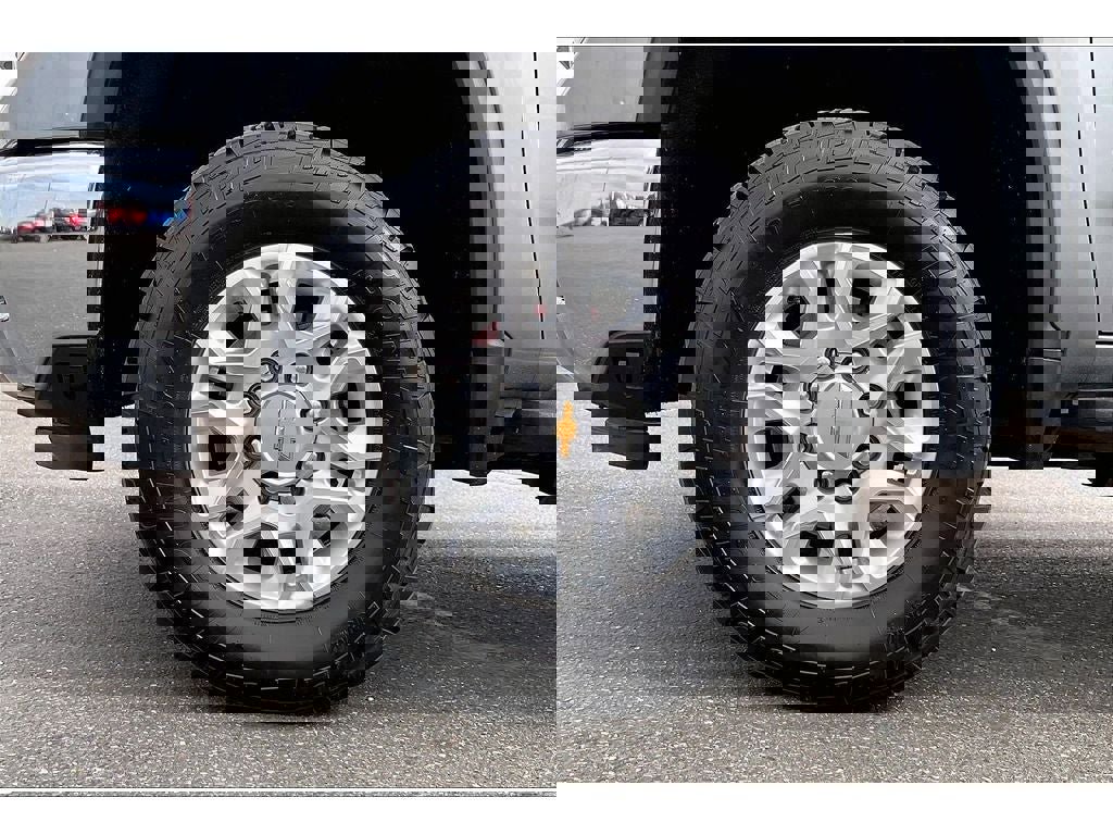 Used 2025 Chevrolet Silverado 3500 LTZ image 10