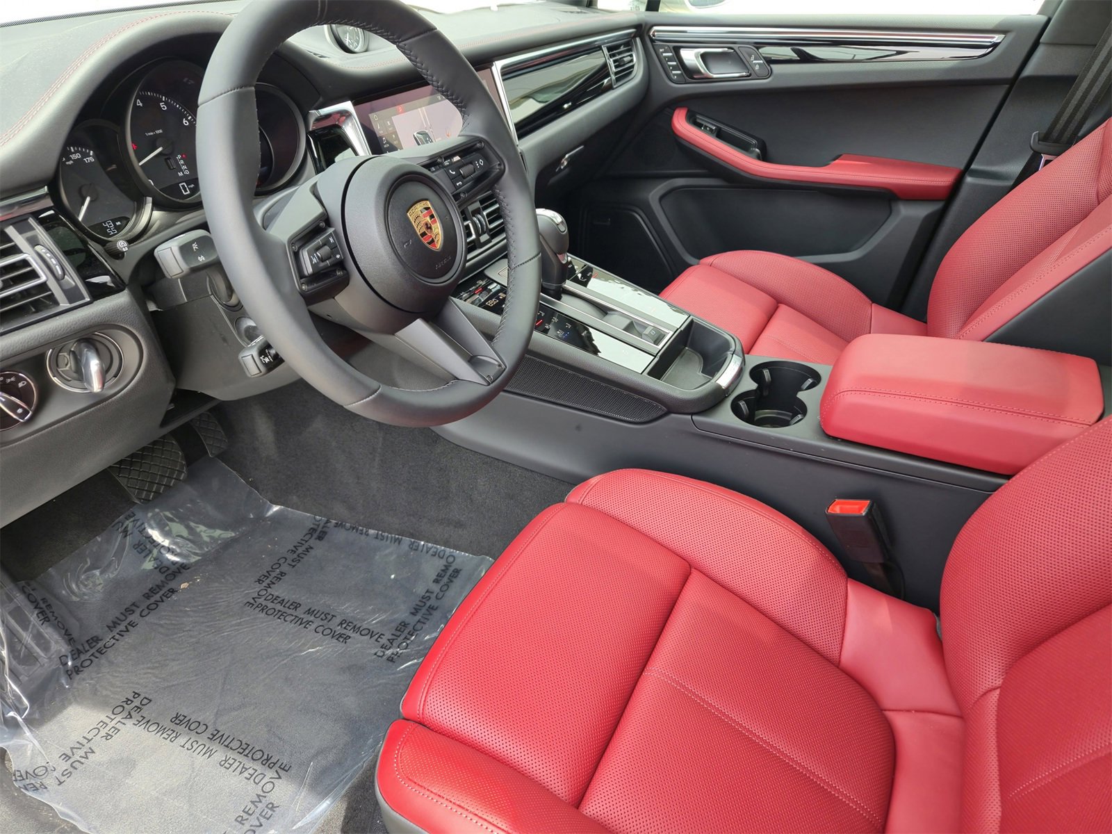 New 2025 Porsche Macan image 4