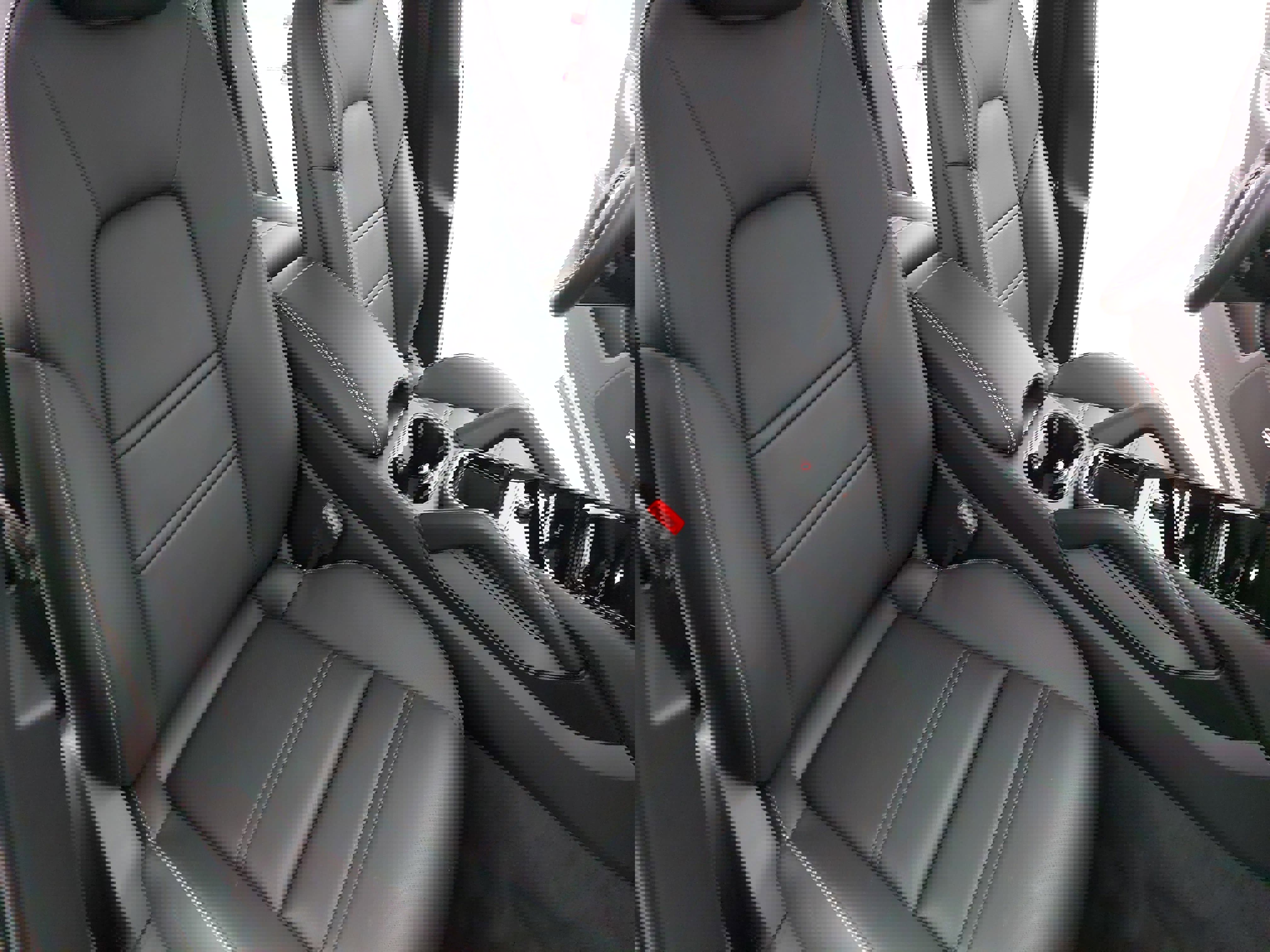 Used 2025 Porsche Cayenne image 12