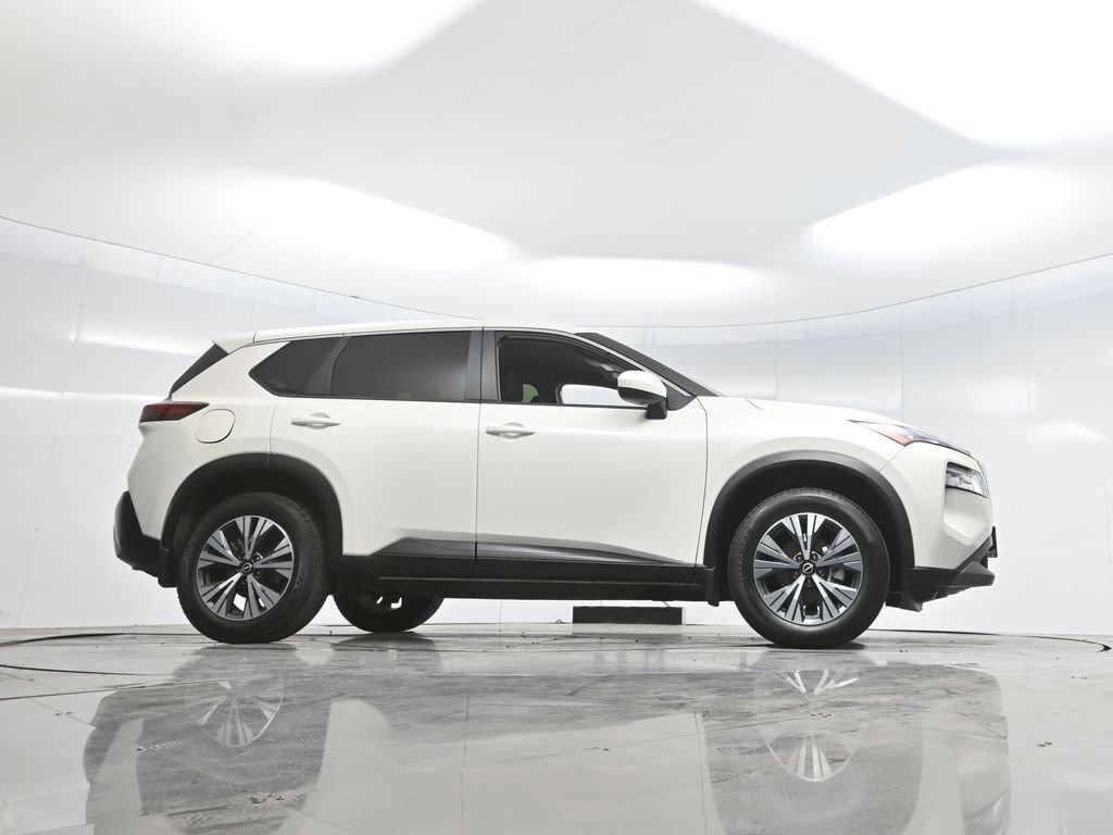 Used 2023 Nissan Rogue SV image 61