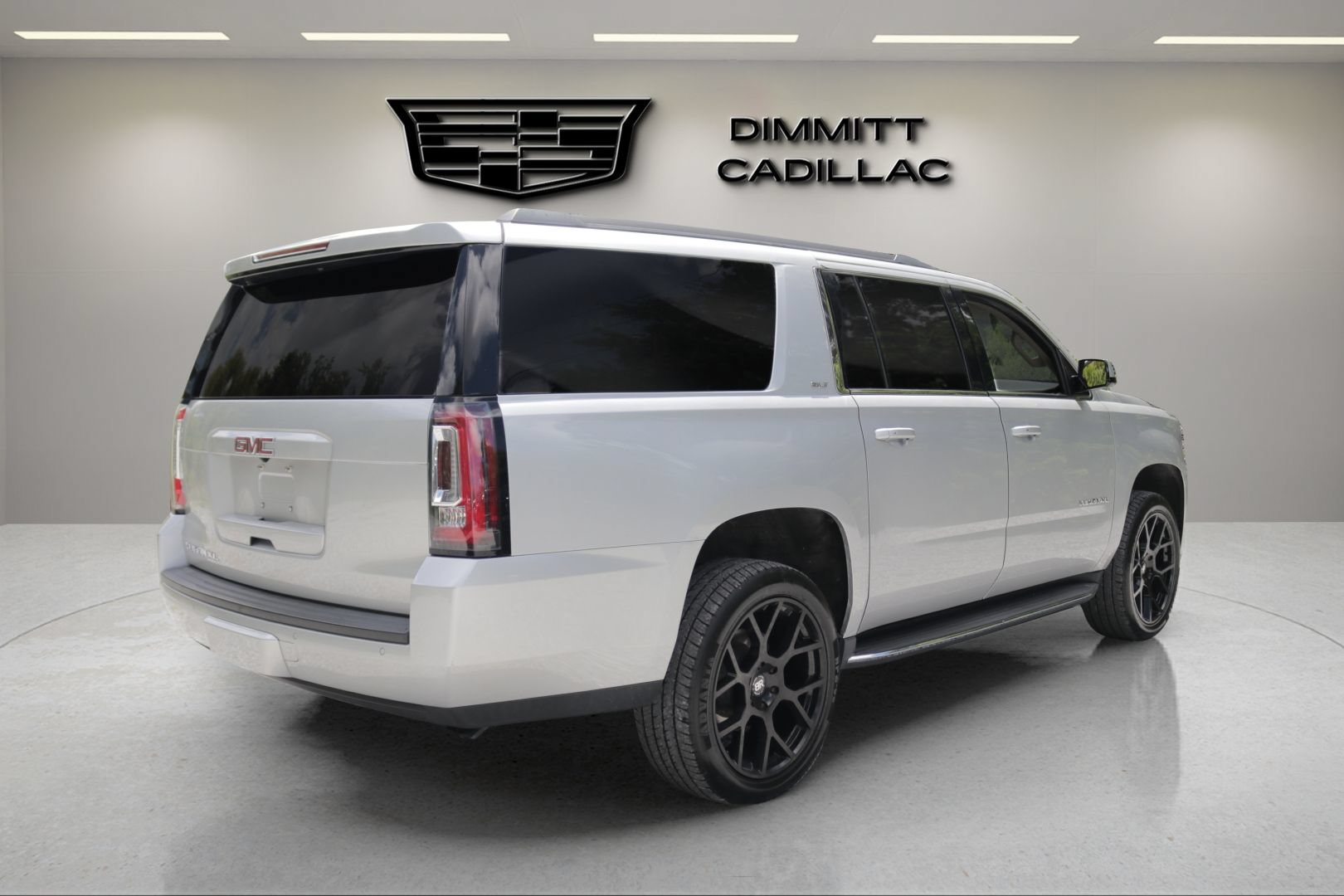 Used 2019 GMC Yukon XL SLT w/ Open Road Package RWD image 5