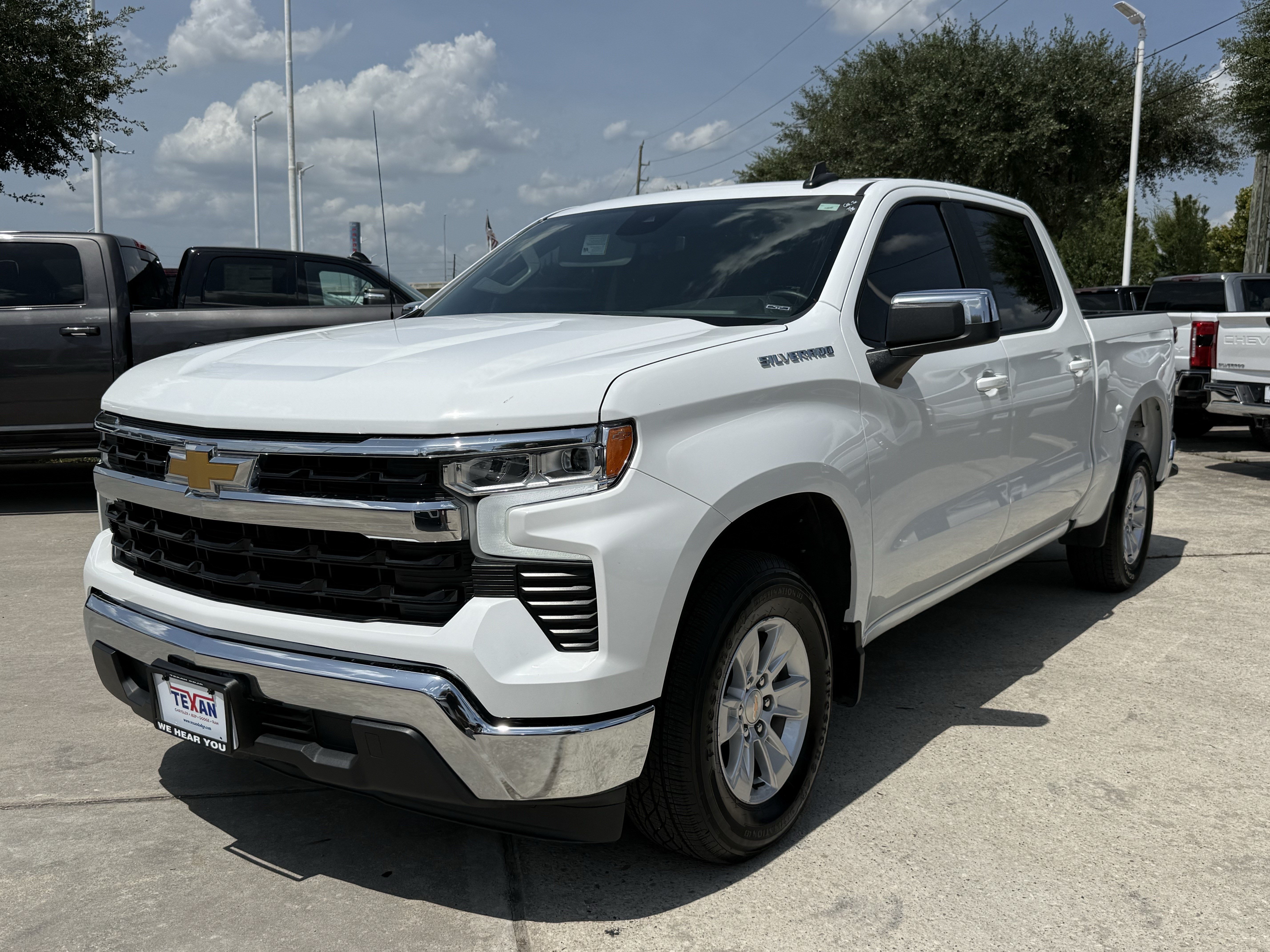 Used 2025 Chevrolet Silverado 1500 LT RWD image 9
