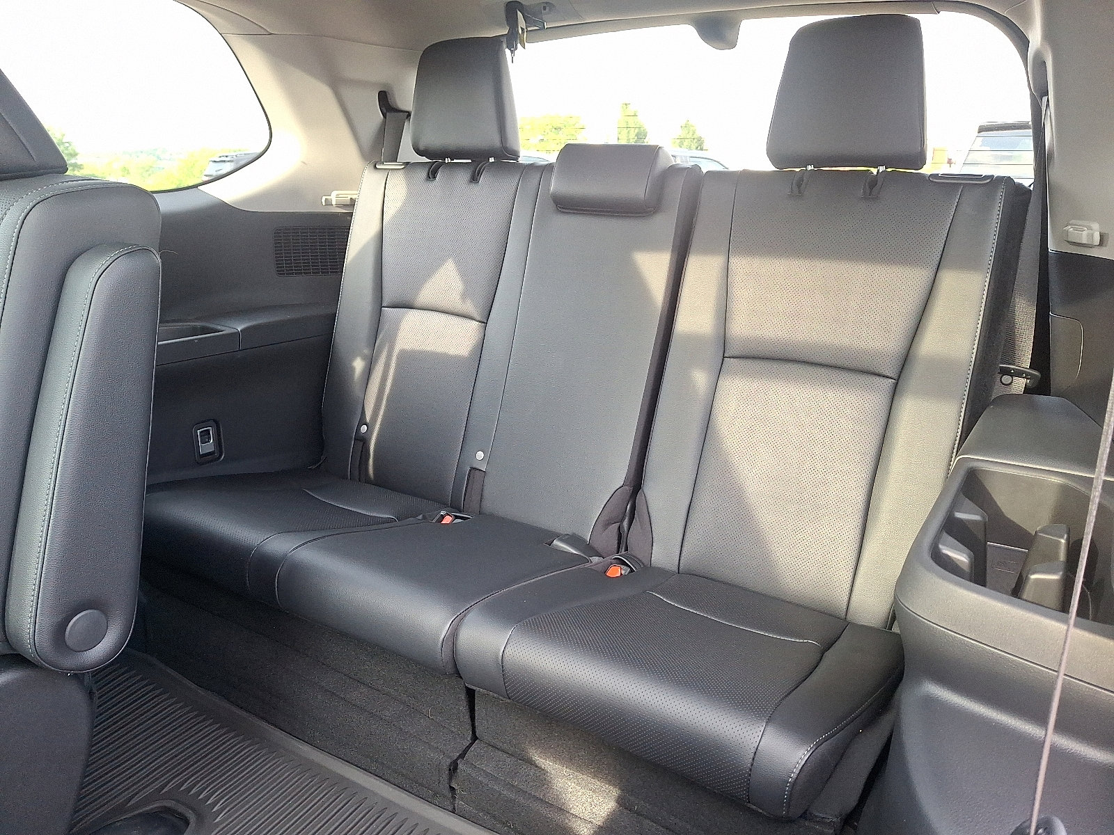 Used 2024 Toyota Grand Highlander AWD image 11