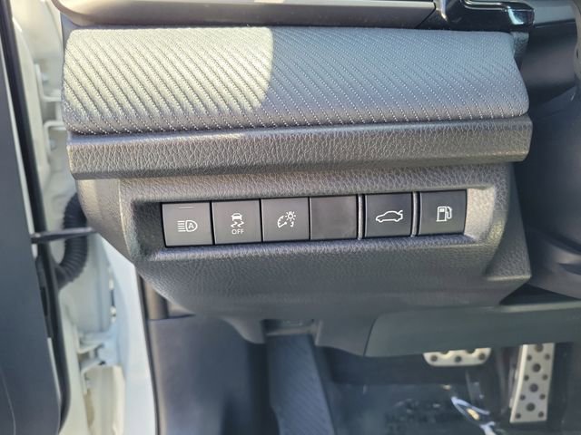 Used 2025 Toyota Camry SE w/ Convenience Package image 13