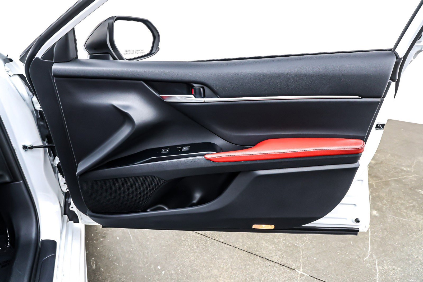 Used 2019 Toyota Camry SE image 24