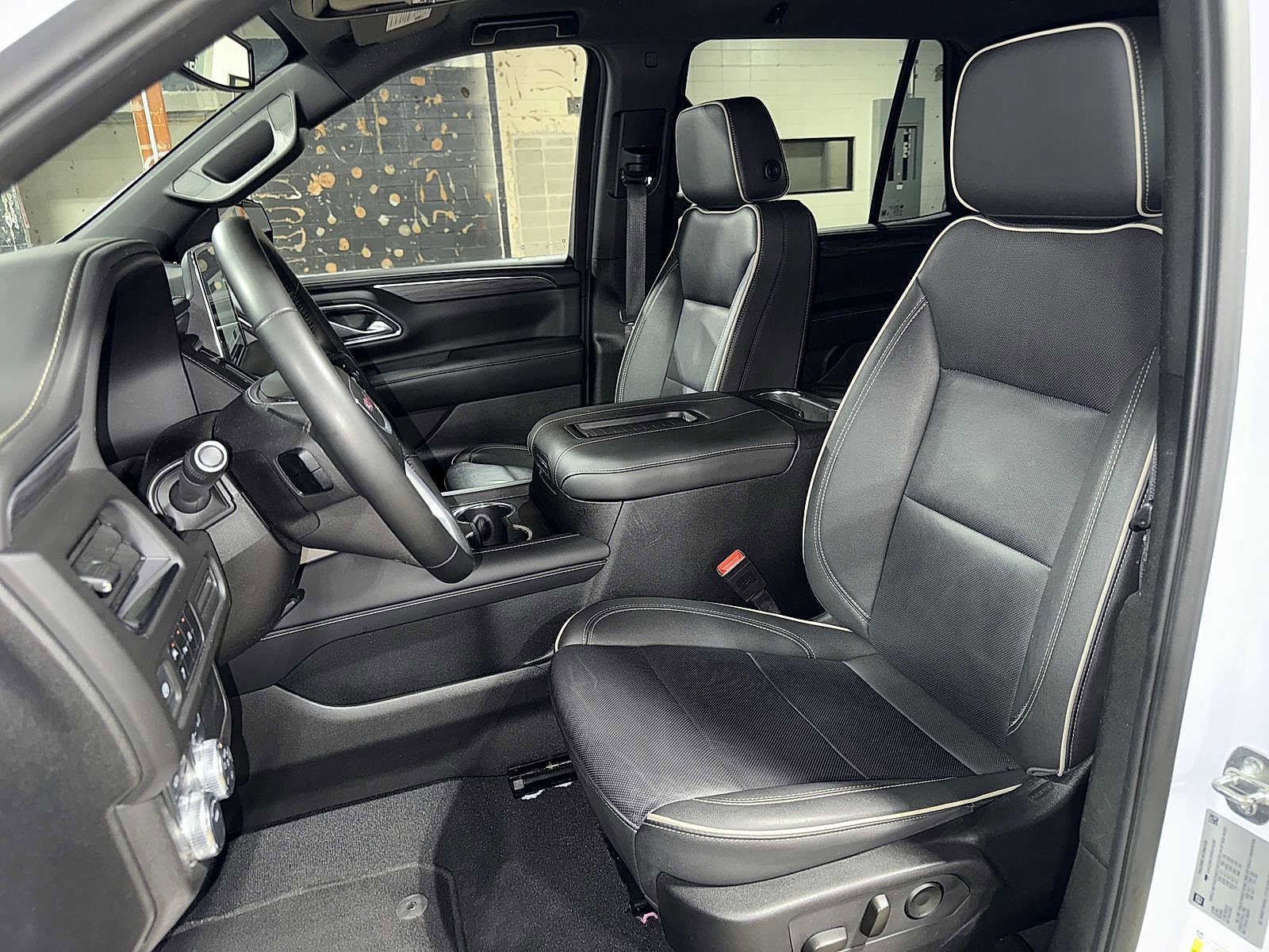 Used 2024 GMC Yukon SLT image 14