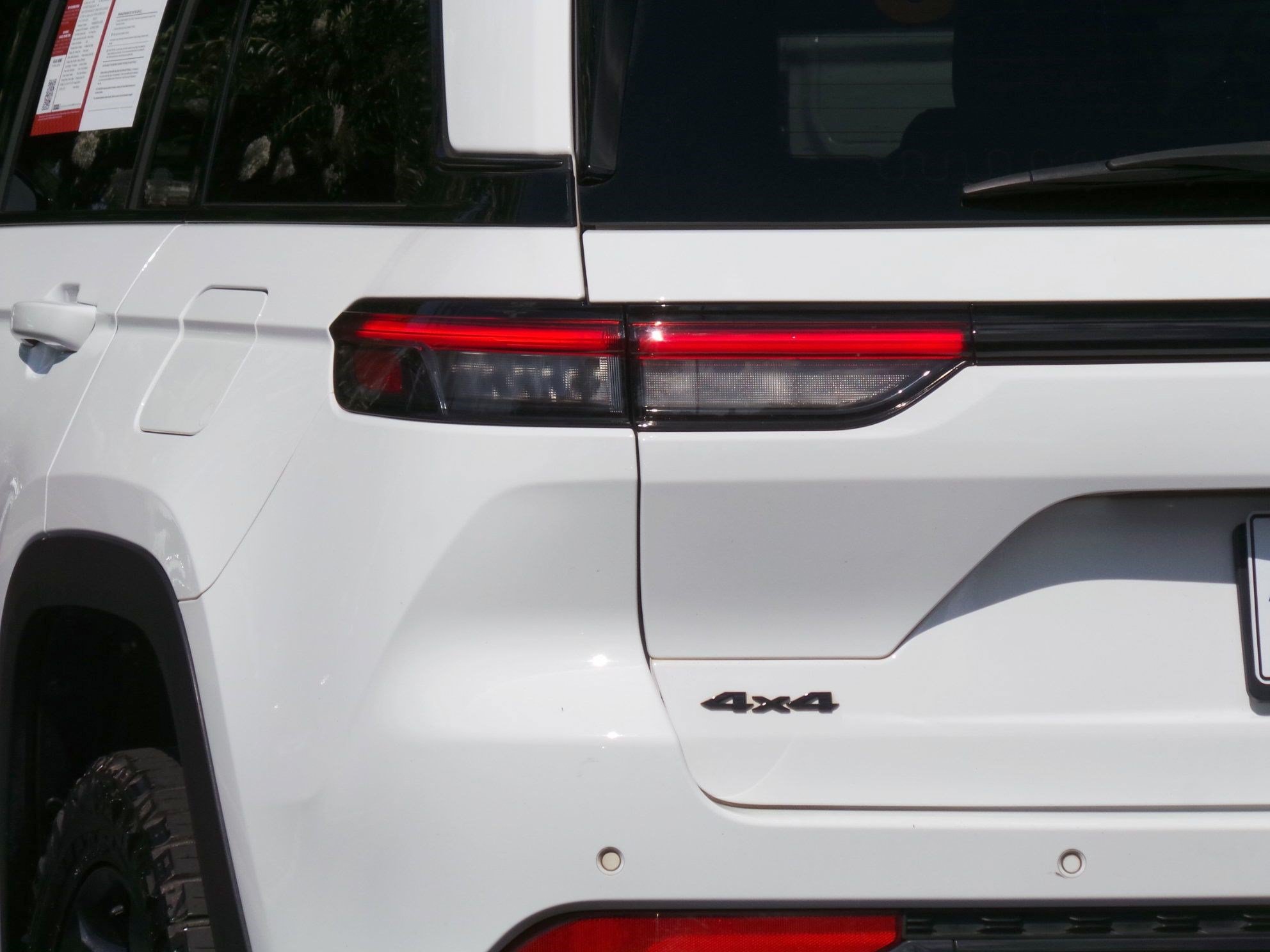 Used 2023 Jeep Grand Cherokee Altitude AWD/4WD image 19
