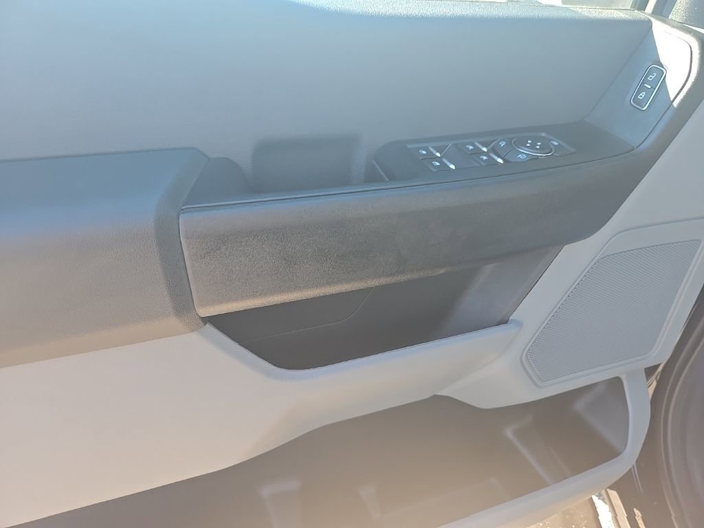 New 2026 Ford F250 XL w/ F-250 >10K GVWR Package image 12