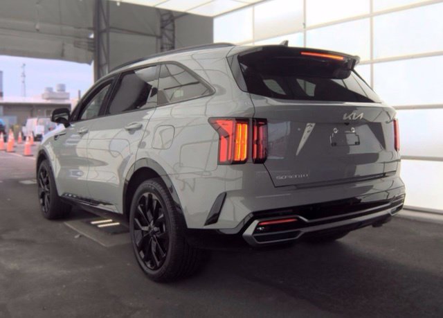 Certified 2023 Kia Sorento SX FWD image 6