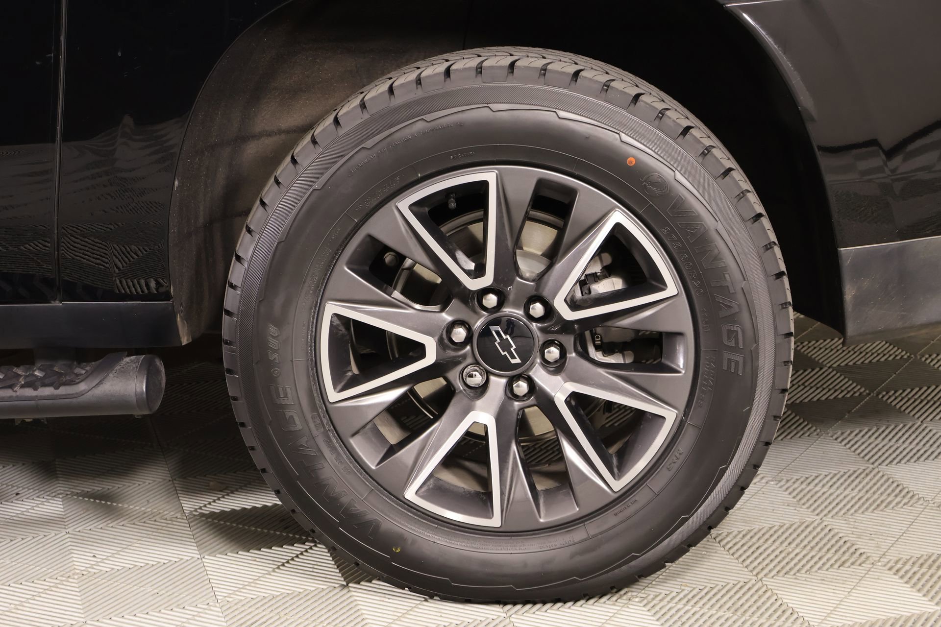 Used 2023 Chevrolet Suburban Z71 w/ Z71 Off-Road Package image 22