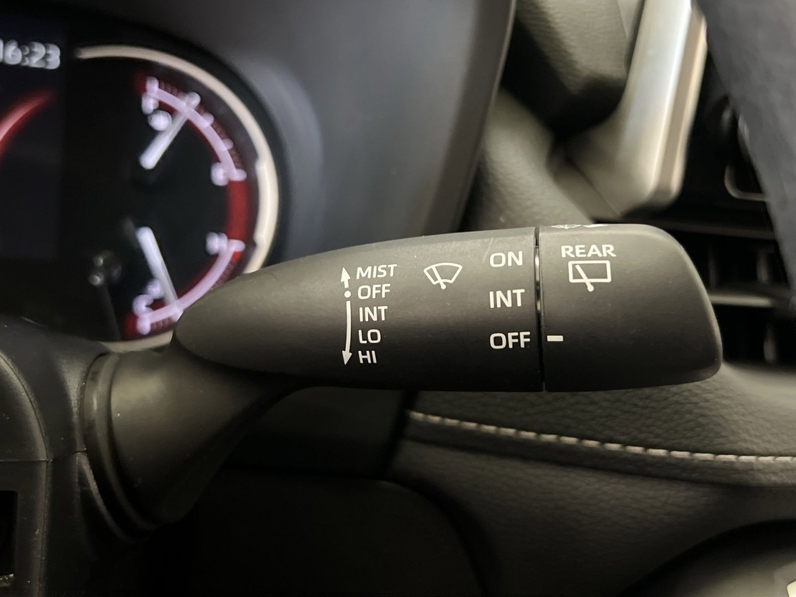 Used 2024 Toyota RAV4 LE AWD/4WD image 35
