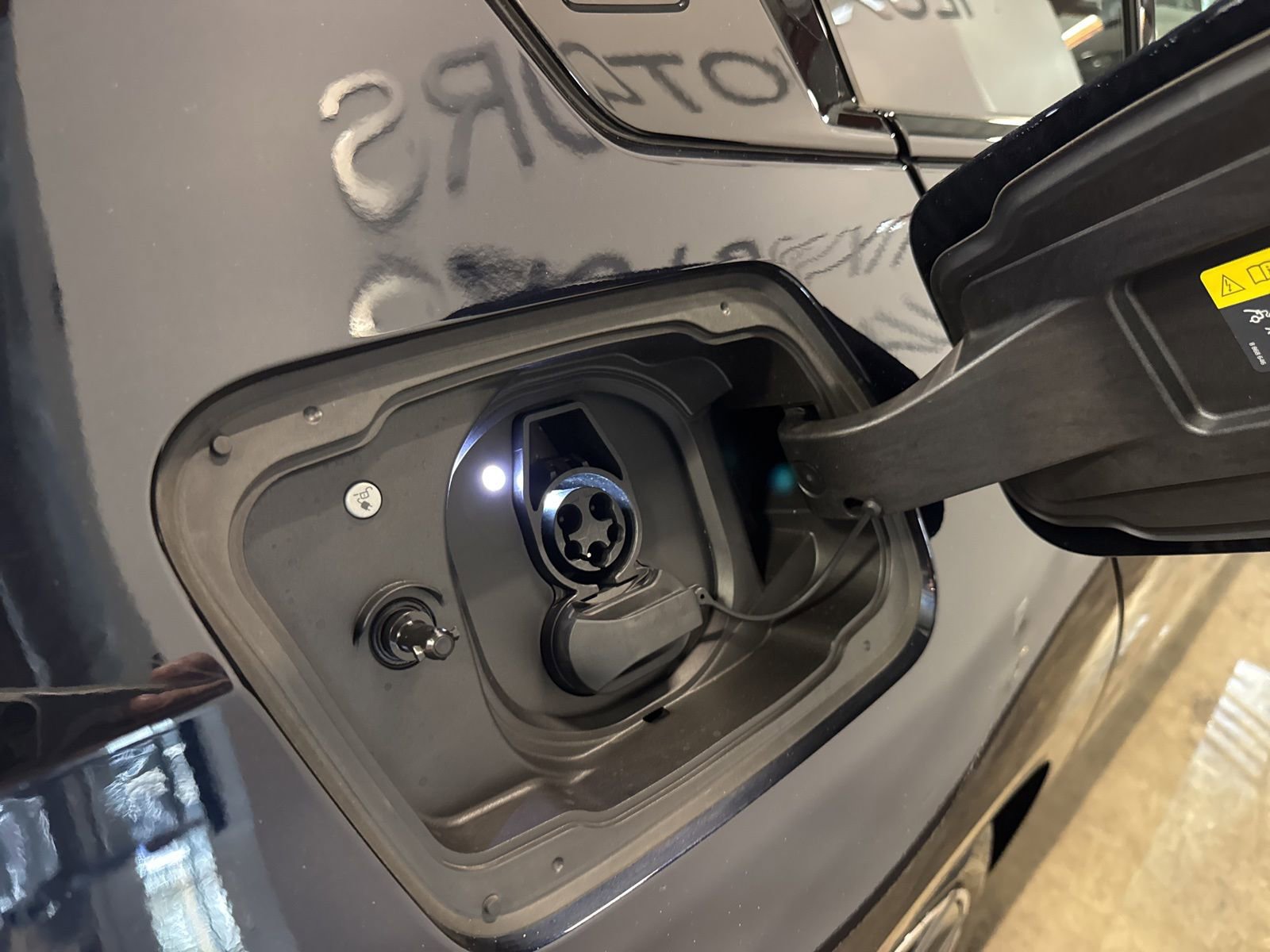 Used 2025 BMW i5 eDrive40i w/ M Sport Package image 28