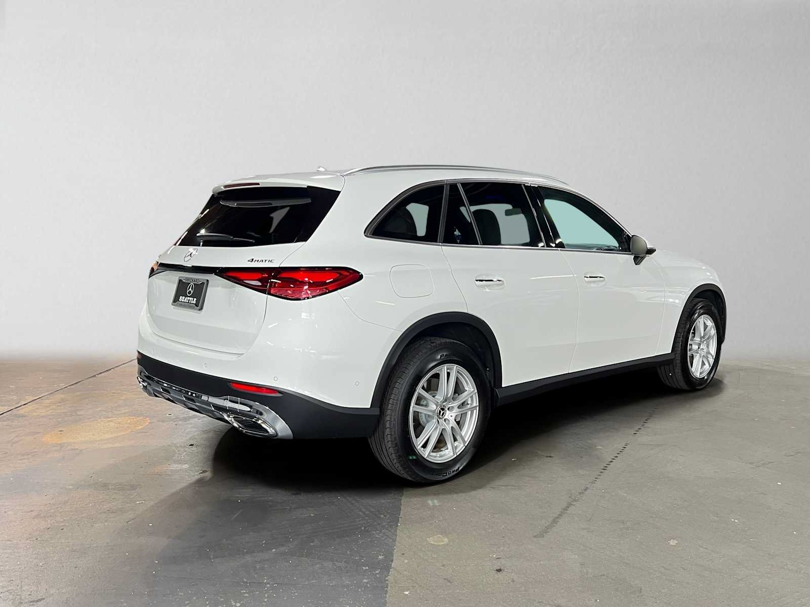 Used 2026 Mercedes-Benz GLC 300 4MATIC image 3