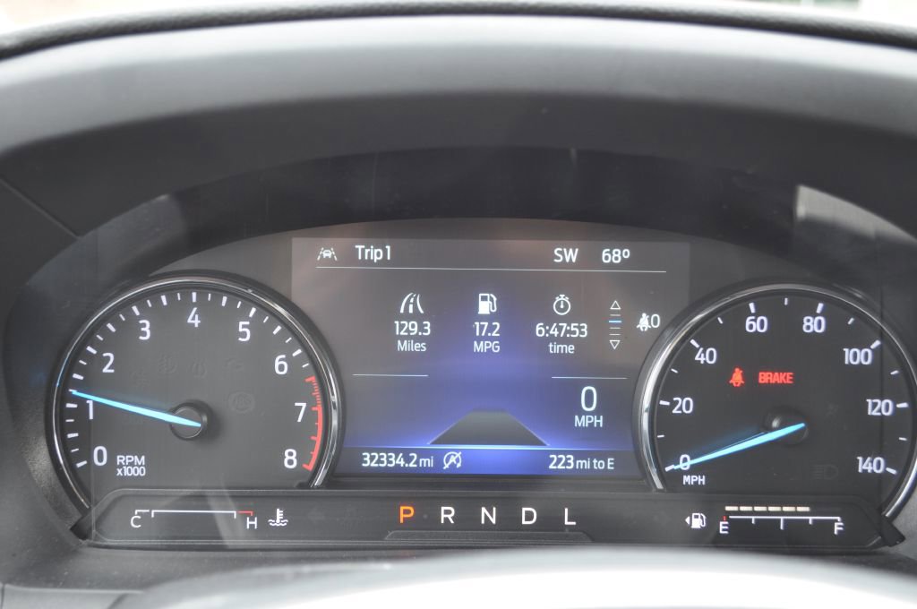 Used 2024 Ford Explorer XLT w/ Equipment Group 202A image 9